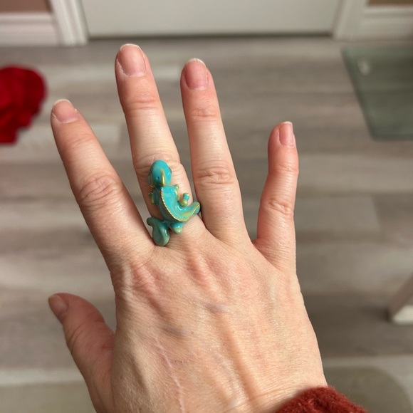 4/$50 Charming Blue and Gold Chameleon Figurine ring size 8🦎 - Picture 4 of 8